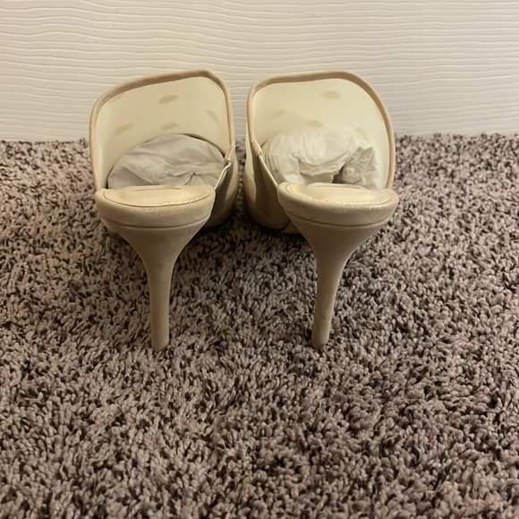 Lulu’s Nude Mesh Pointed Toe Mule Heels - Picture 3 of 3